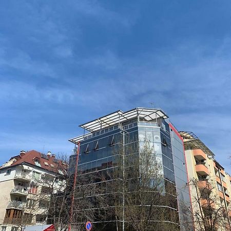 Lilia 3 Self-Check In Apartment With Hot Water Despite Prevention In The Neighborhood, Food And Drink Shop Open Until 10 Pm And Free Parking Area Next Ot 24 Hours Food And Drink Shop And Free Parking Area Sofia Exteriör bild