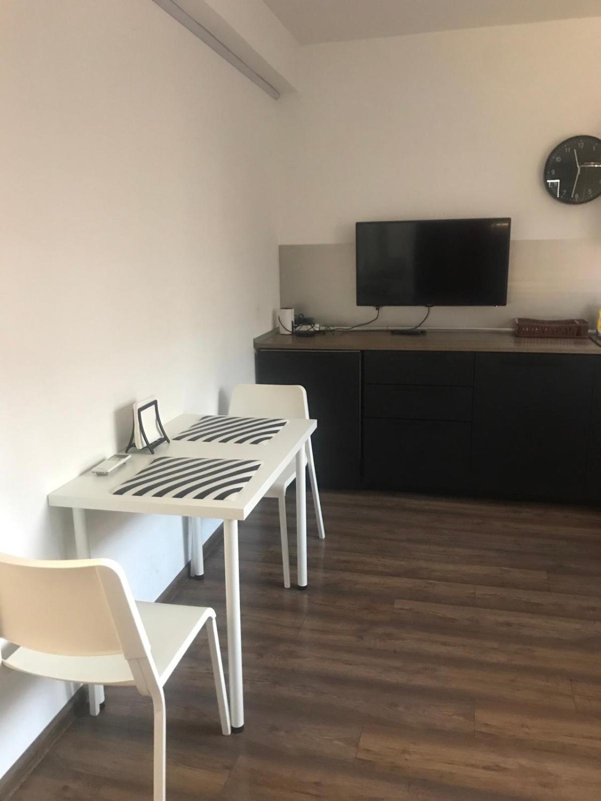 Lilia 3 Self-Check In Apartment With Hot Water Despite Prevention In The Neighborhood, Food And Drink Shop Open Until 10 Pm And Free Parking Area Next Ot 24 Hours Food And Drink Shop And Free Parking Area Sofia Exteriör bild