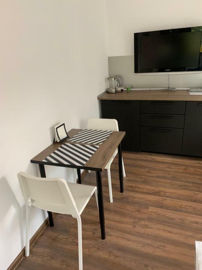 Lilia 3 Self-Check In Apartment With Hot Water Despite Prevention In The Neighborhood, Food And Drink Shop Open Until 10 Pm And Free Parking Area Next Ot 24 Hours Food And Drink Shop And Free Parking Area Sofia Exteriör bild